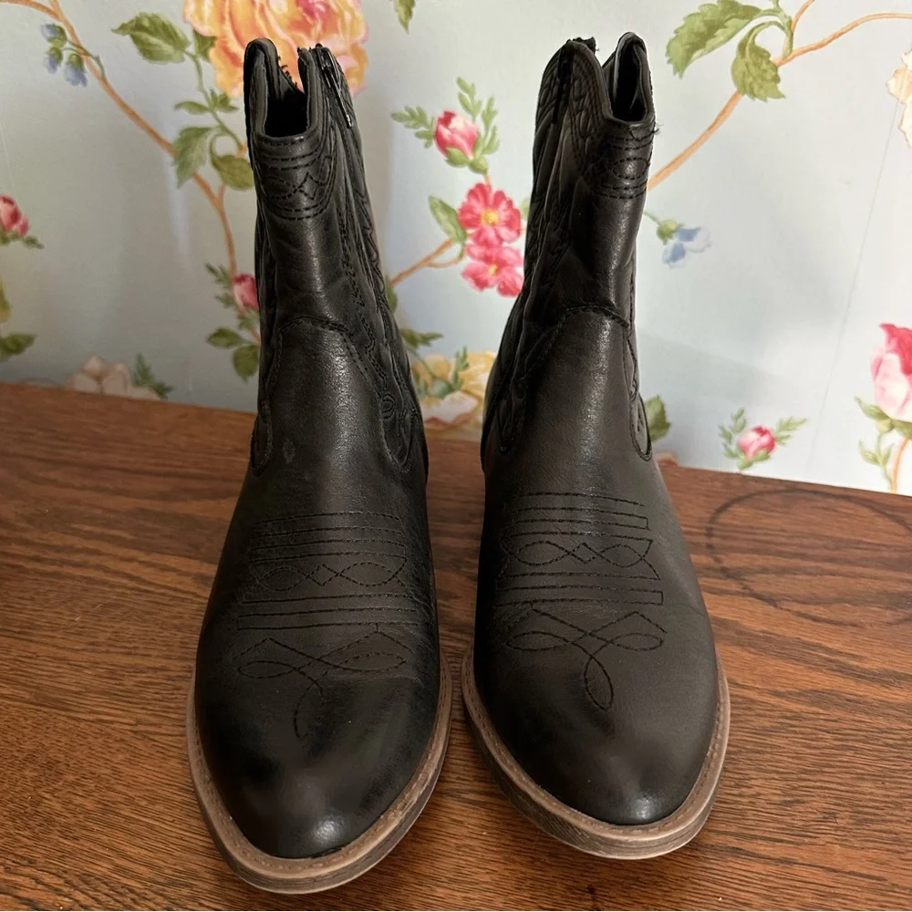 Christopher & Banks Faux Leather Boots 7.5